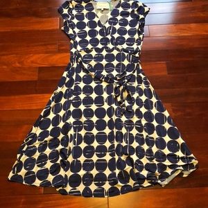 🎉HP🎉 Faux wrap maternity dress with waist tie.